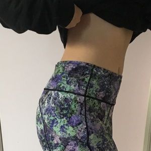 Lululemon leggings!